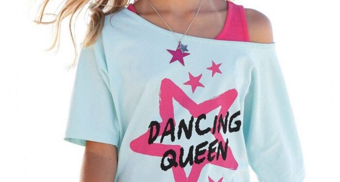 T-shirts for teenagers: a variety of models and tips for choosing