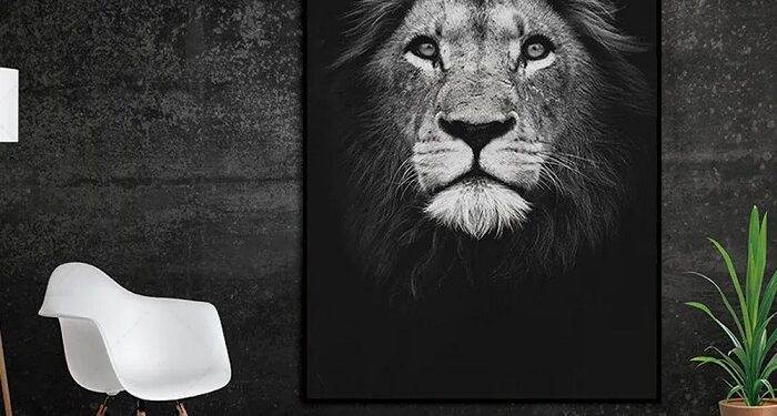 Posters with images of animals in the interior as an original decoration