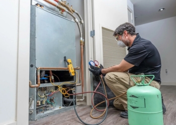 Industrial freezer repair: basic rules and professional advice