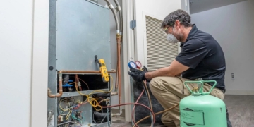 Industrial freezer repair: basic rules and professional advice