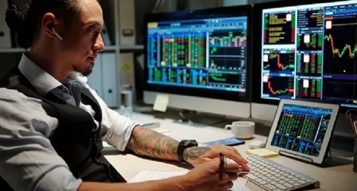 Why traders get stuck in research mode: is OctaFX scam or banned